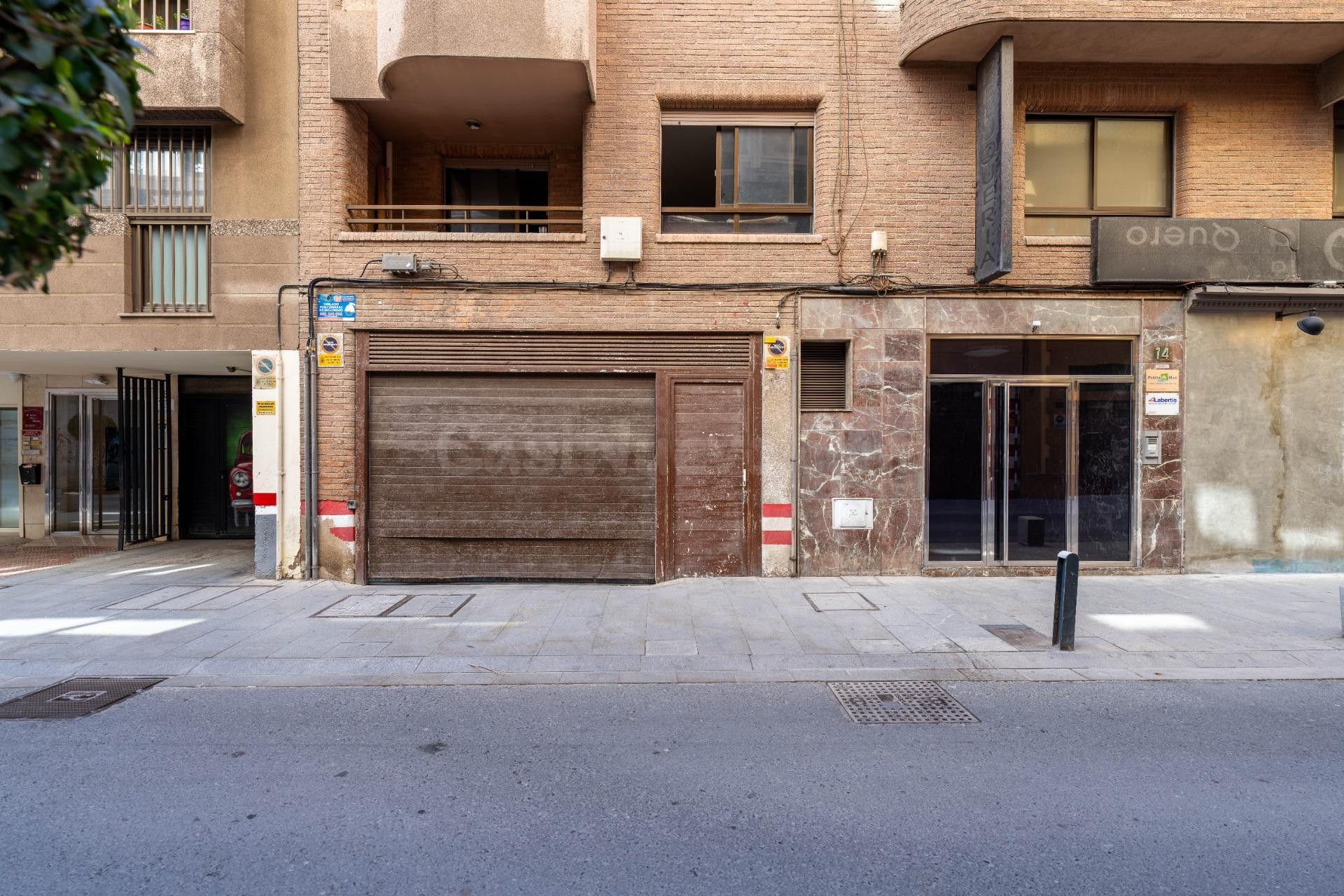 Amplia plaza de aparcamiento en calle Marqués de Comillas, c - foto 5
