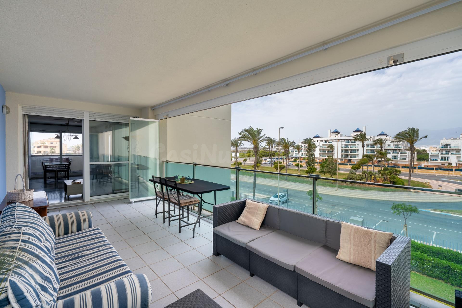 Exclusiva vivienda en esquina con grandes terrazas y vistas 