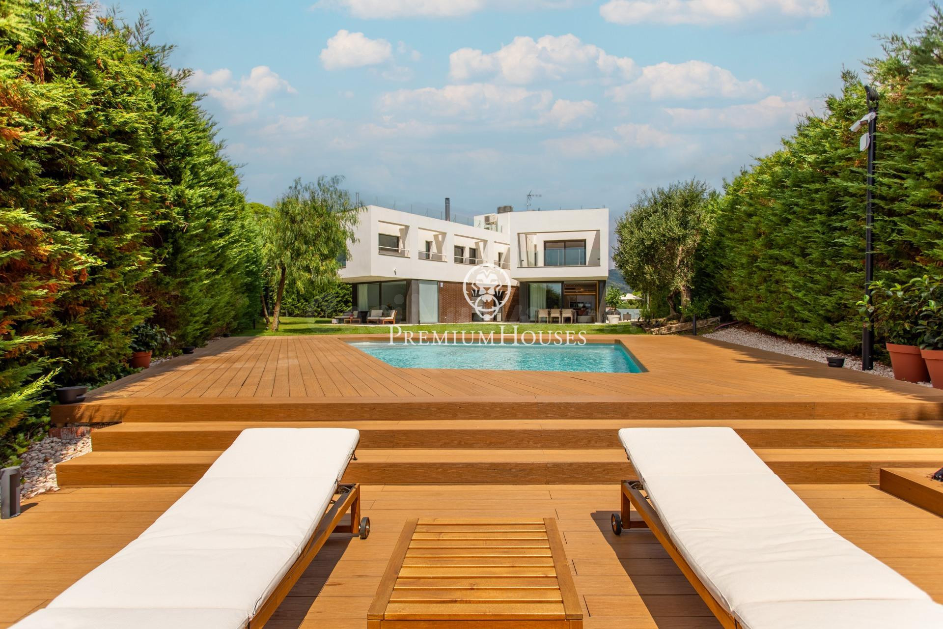 Casa en venta en Sant Andreu de Llavaneras con vistas al mar - foto 2