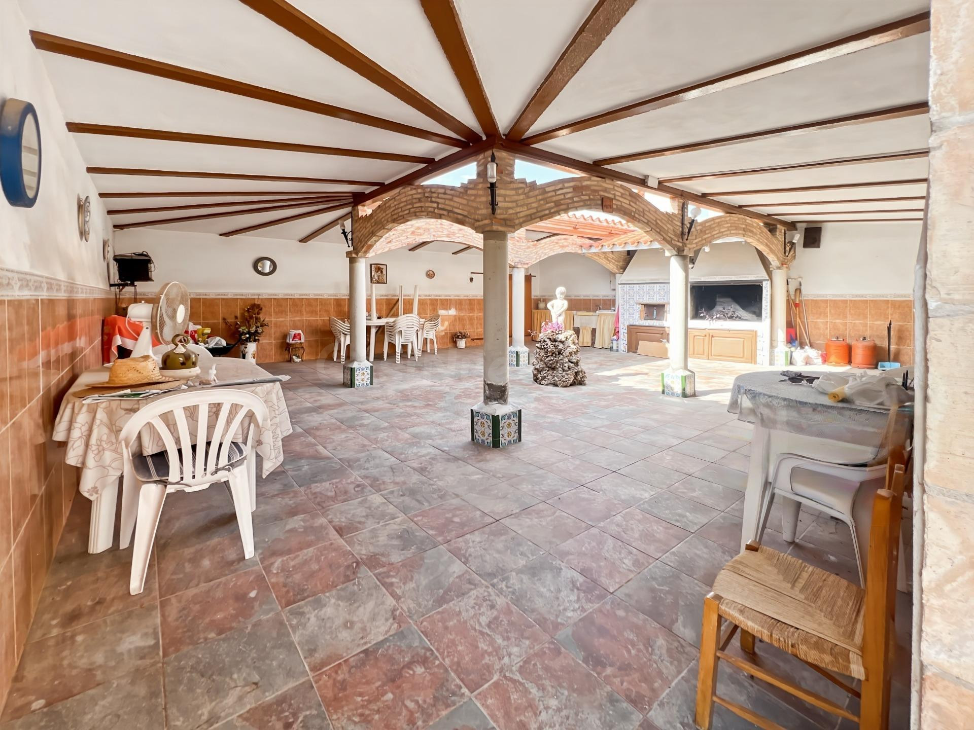 Amplia Casa en Partida la Mota, Castellón - Oportunidad Únic