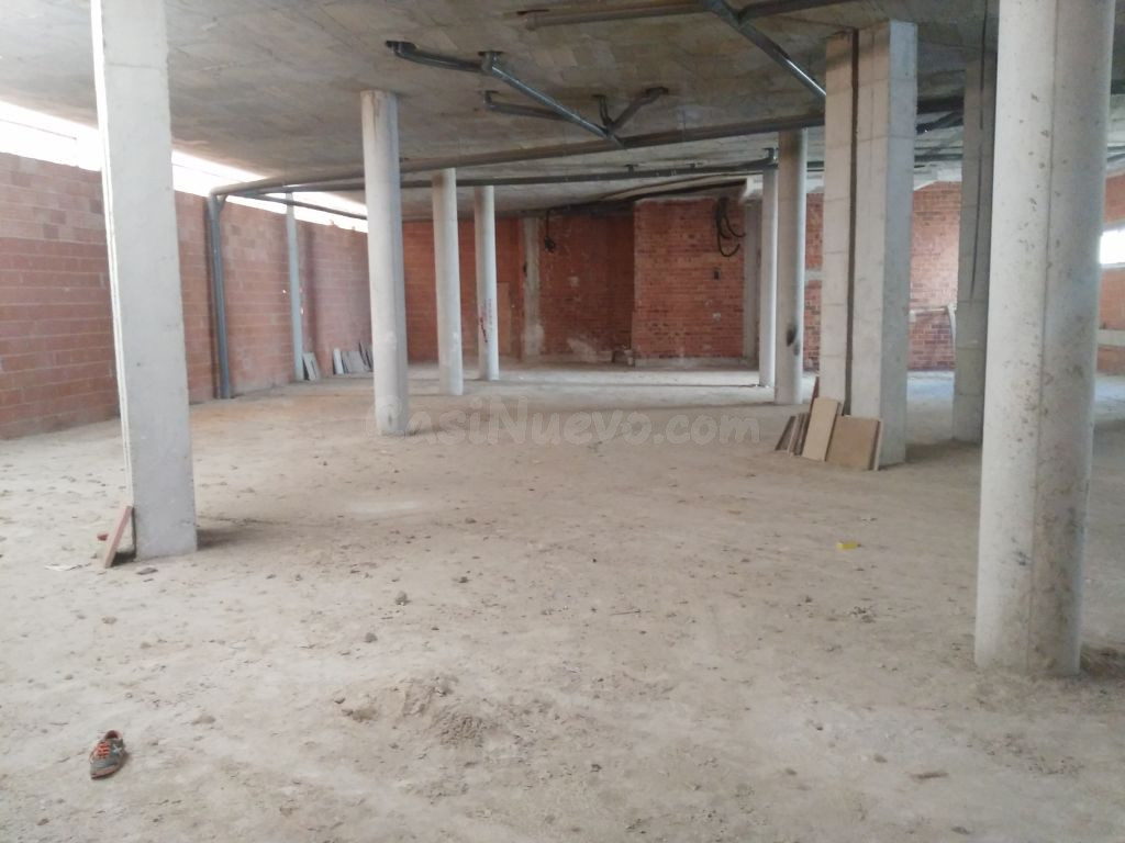 Local comercial 680m² en venta - Barrio la caverina