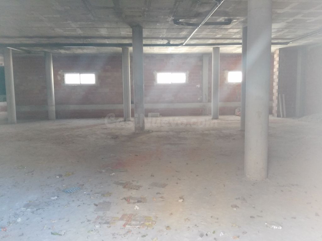 Local comercial 680m² en venta - Barrio la caverina - foto 2
