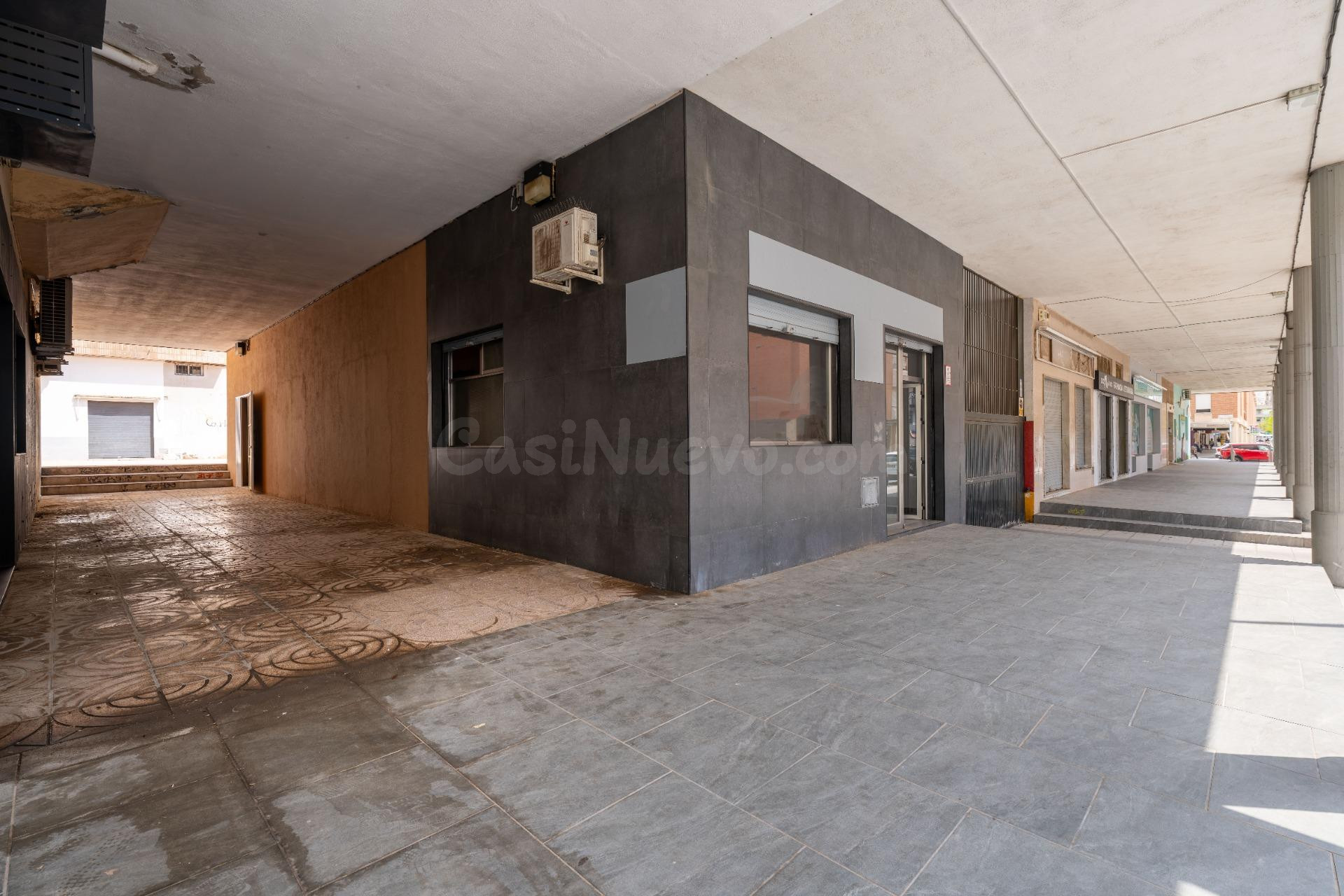 ¡OPORTUNIDAD ÚNICA EN ZONA COMERCIAL DE ALMERÍA! - foto 2
