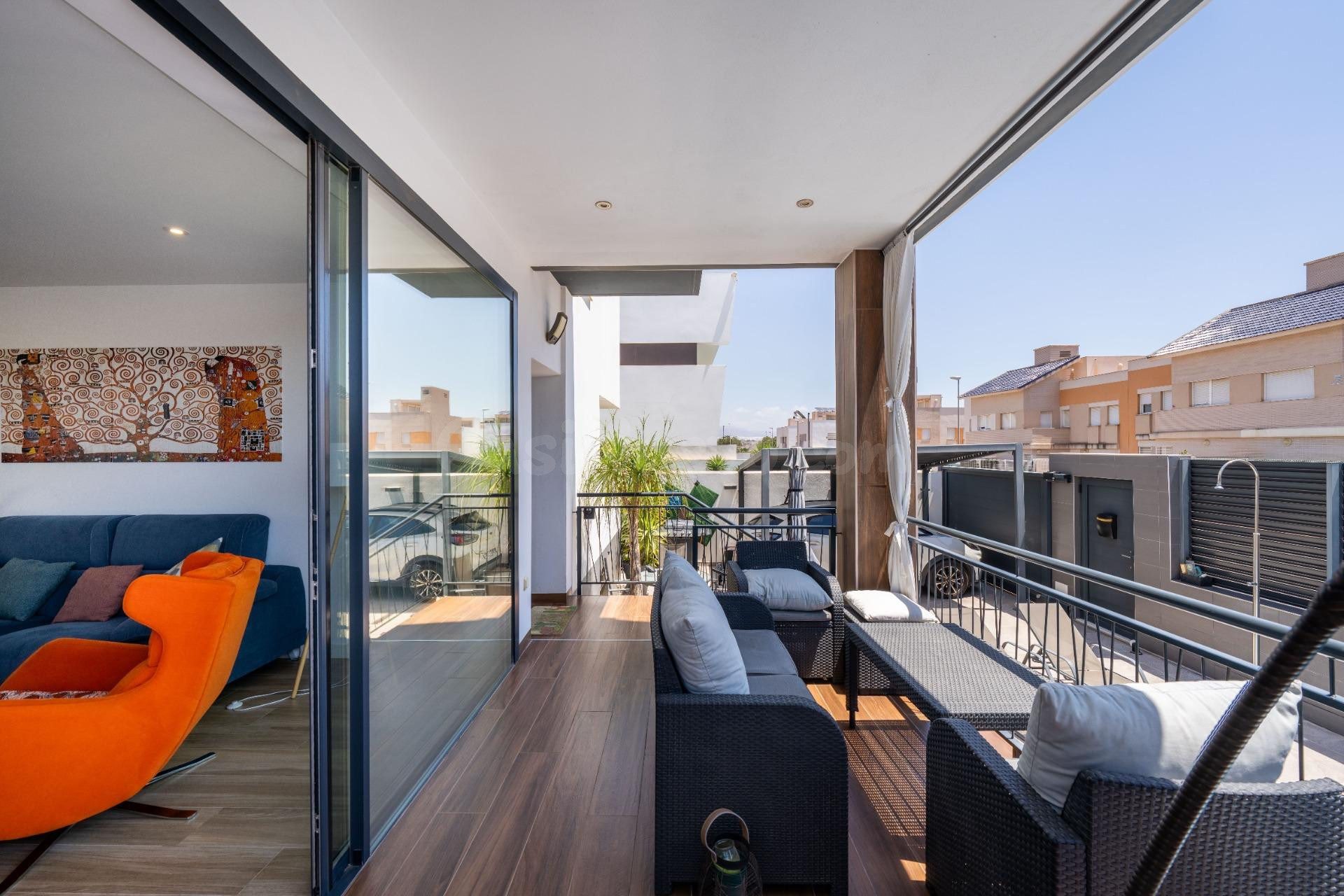 Espectacular chalet de diseño con piscina privada en Villablanca (Almería) - foto 5