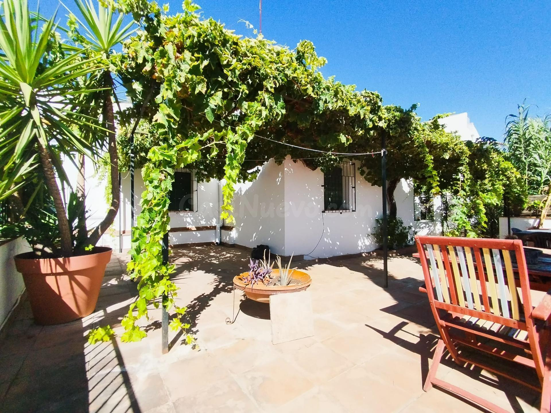 Preciosa casa en Gelves. - foto 4