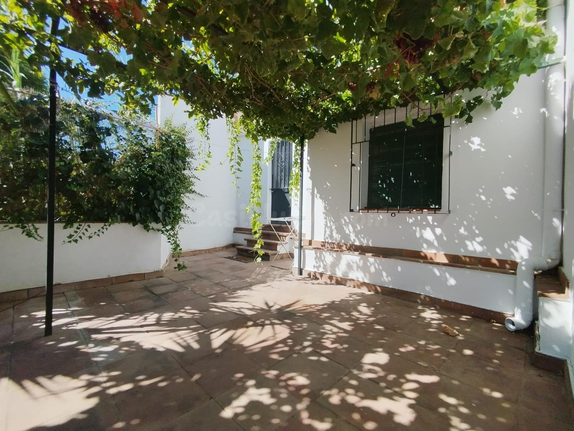 Preciosa casa en Gelves. - foto 5