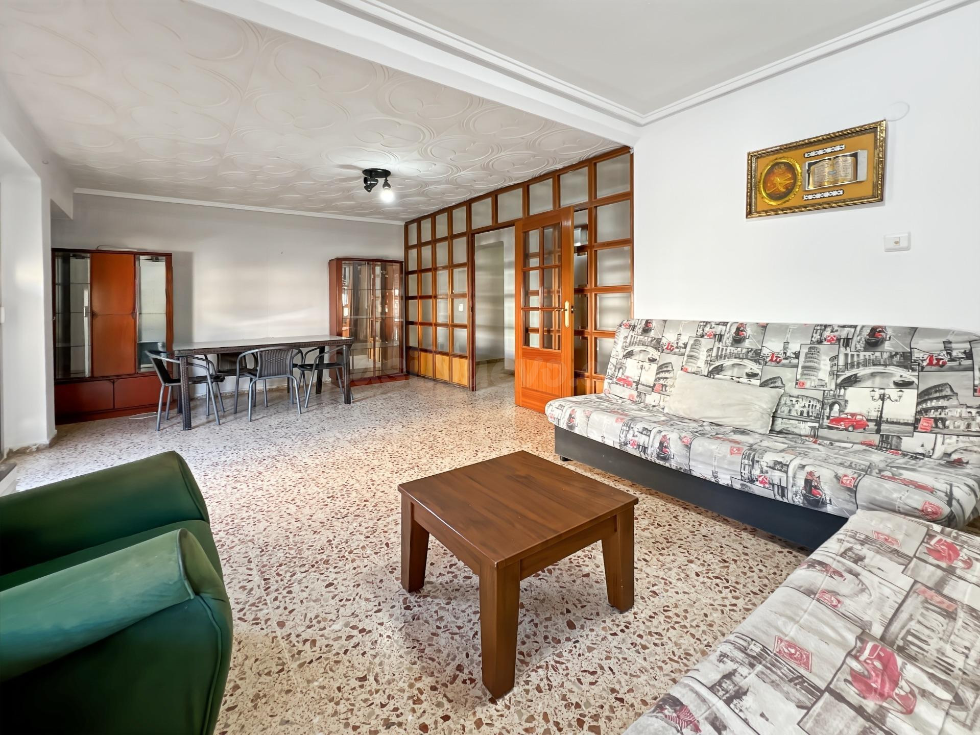 PISO CON TRES habitaciones DOBLES