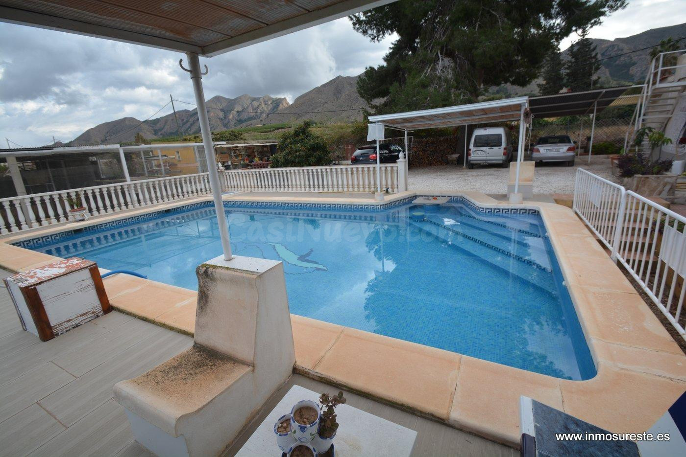 Casa con terreno unos 3.354 m2. de superficie en Santomera z