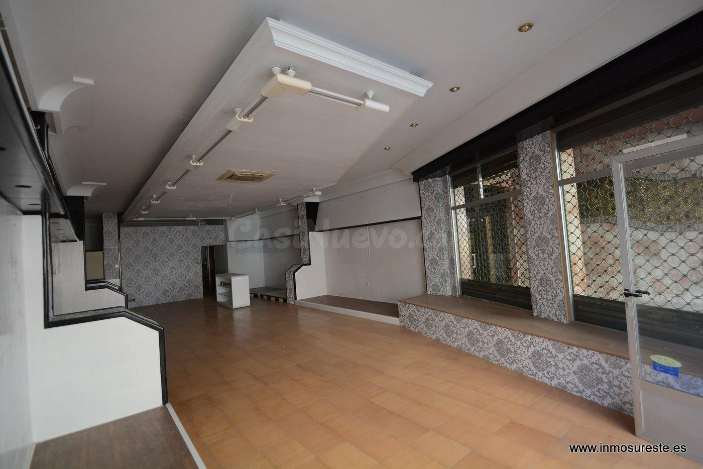 Alquiler de local comercial en Orihuela zona Obispo Rocamora - foto 2