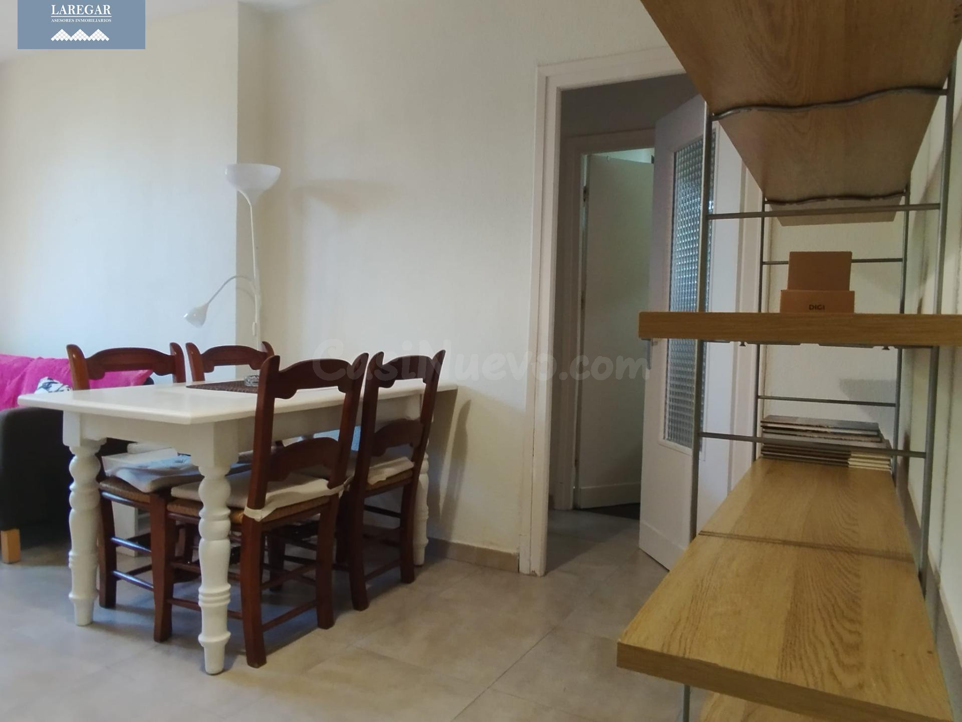 PISO AMUEBLADO 4 DORMITORIOS 1BAÑO 1 ASEO SIN ASCENSOR ZONA  - foto 2