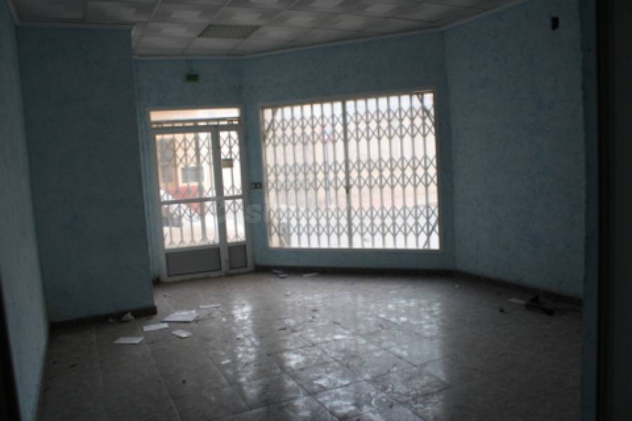 ¡¡ BAJADA DE PRECIO !! Local comercial en Orihuela zona Cole