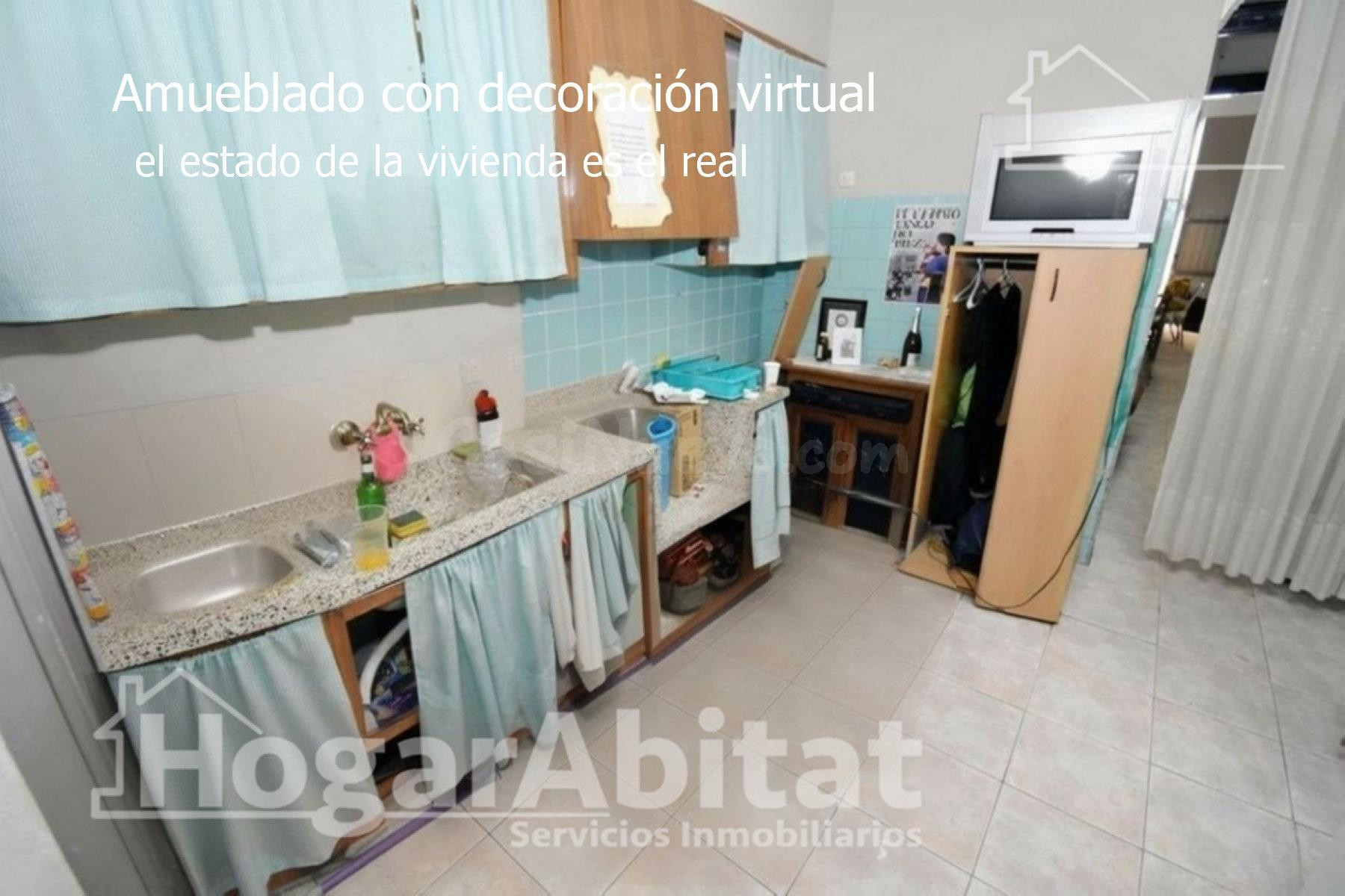 ¡OPORTUNIDAD DE INVERSIÓN! CASA CON BALCÓN Y PATIO EN EL CEN - foto 3
