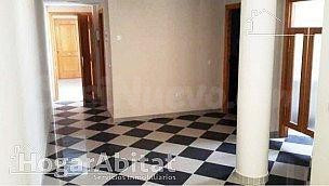 BONITO Y EXTERIOR EN URBANIZACIÓN CON GARAJE Y PISCINA - foto 3