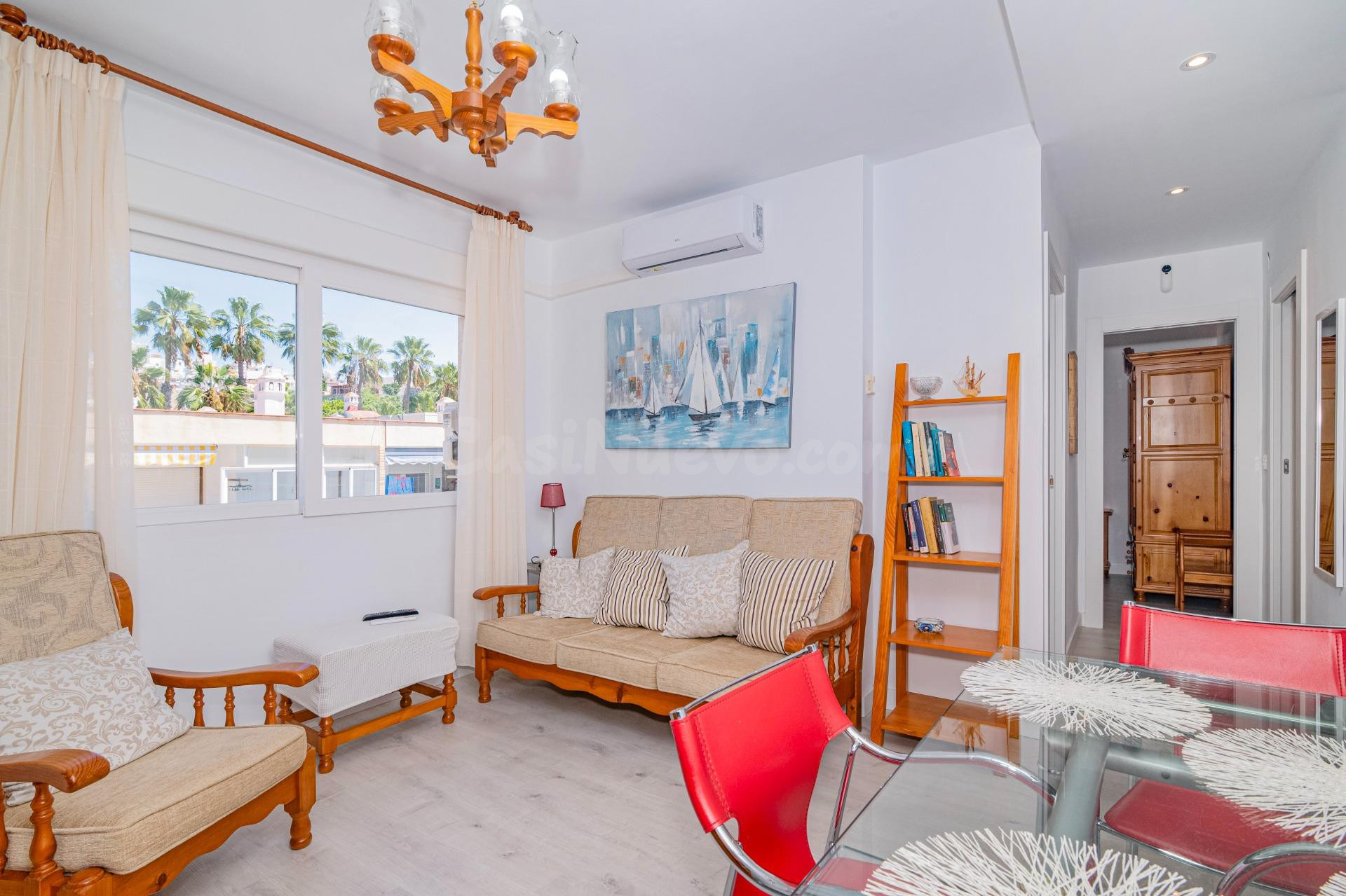 Apartamento con 2 dormitorios al lado de la playa San Cristó