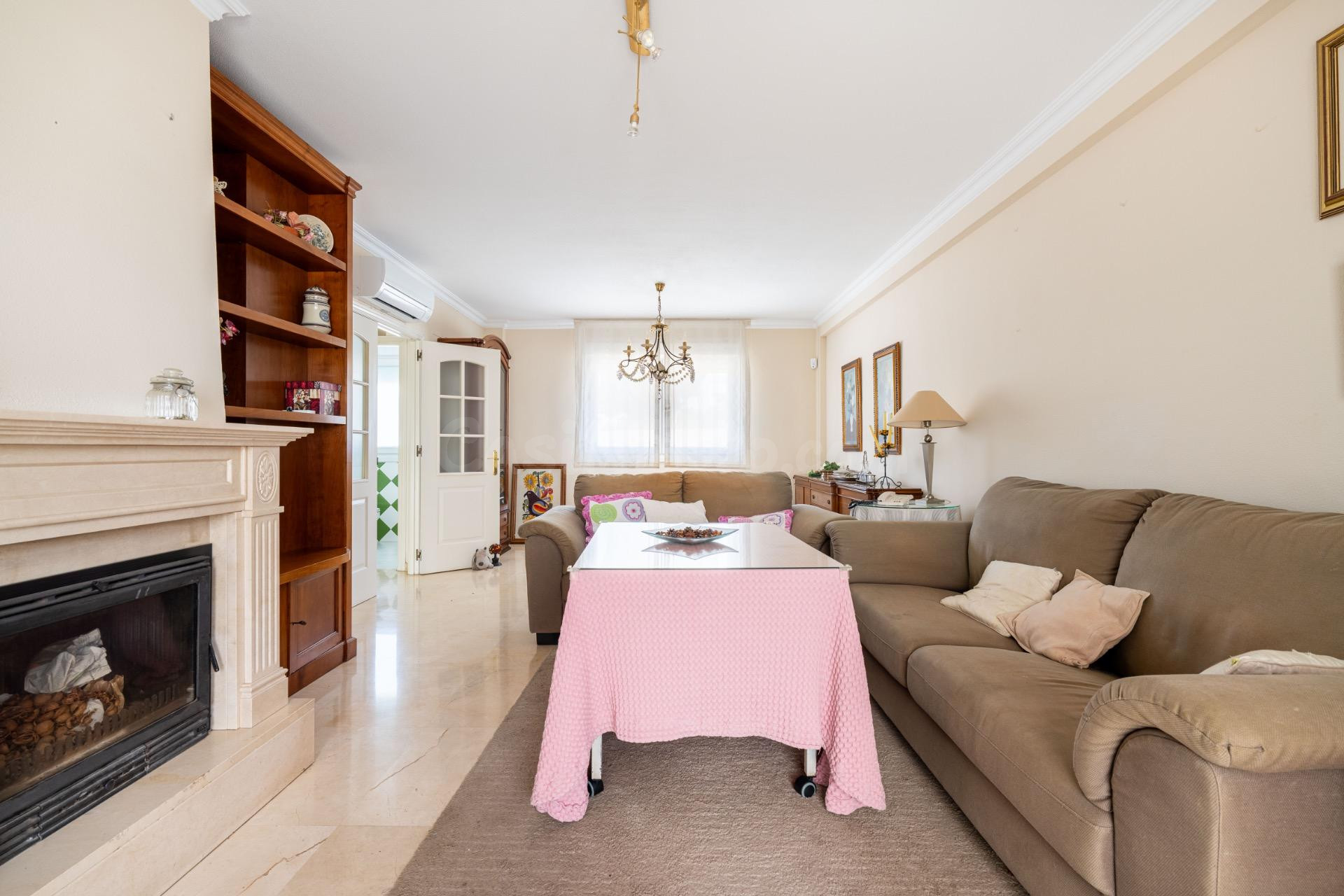 Tríplex de 224 m2 con solárium, bodega con chimenea y una te - foto 2