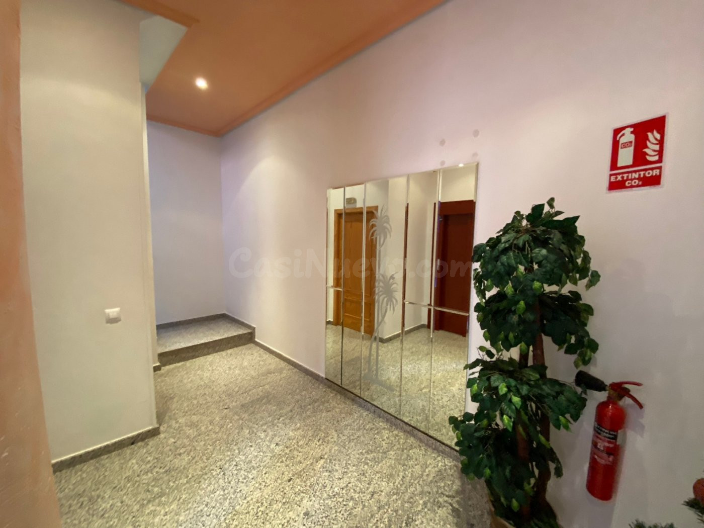 Piso de 3 dormitorios con garaje, 2 baños y balcón - foto 4