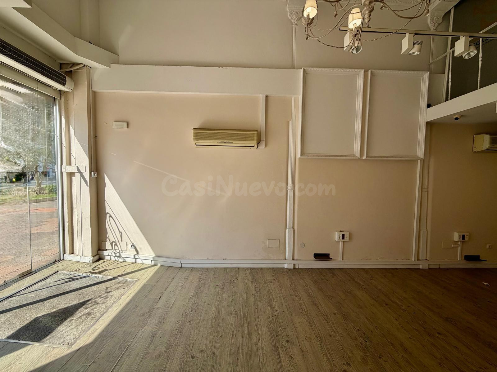 Alquiler de local en primera línea y al lado de ayuntamiento - foto 3