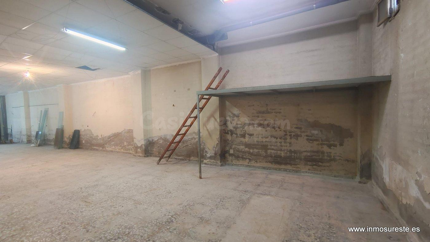 Local comercial a la venta en Orihuela, cerca de la Plaza de - foto 5