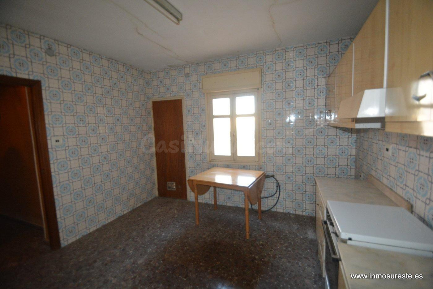 ¡¡ MAGNÍFICA VIVIENDA !! Casa en la pedanía de Molins, Orihuela, distribuida en dos plantas y dos parcelas de terreno. - foto 3