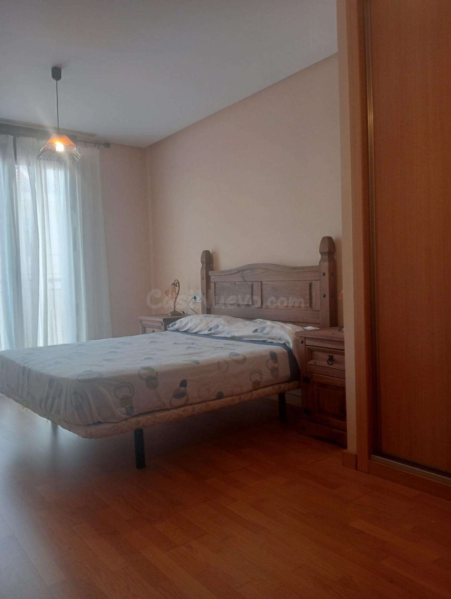 SE VENDE APARTAMENTO EN EL CENTRO, COCINA AMUEBLADA, SALÓN,  - foto 4
