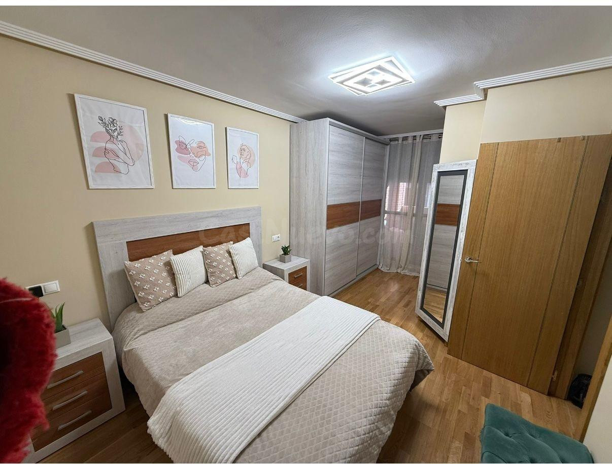 SE VENDE PISO SEMINUEVO EN VALENCIA DE DON JUAN, AMUEBLADO,  - foto 3