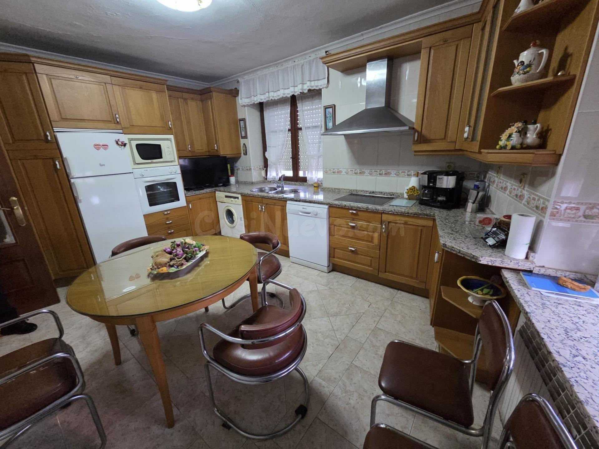 SE VENDE CASA EN VILLAMAÑAN, 170 M2 VIVIENDA, NAVE 416 M2, P