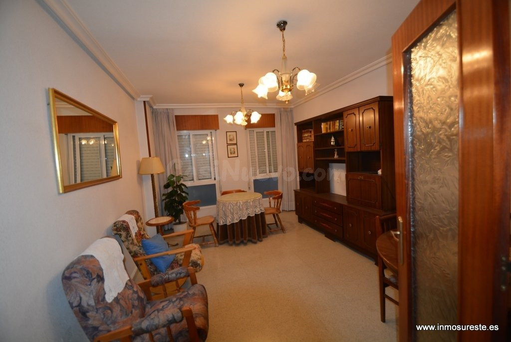 ¡¡ PRECIO REBAJADO !! Piso en el centro de Orihuela. Viviend
