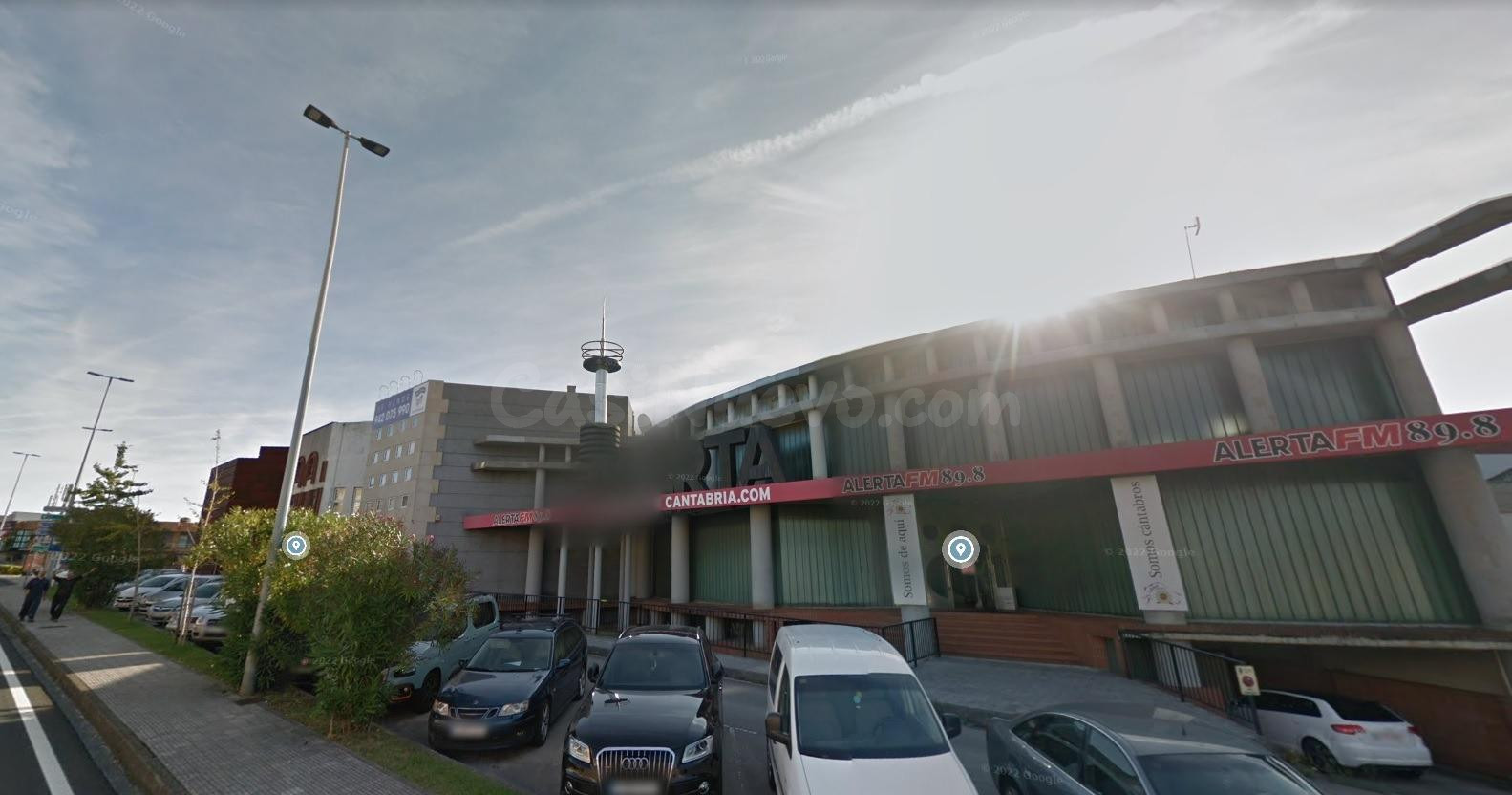 Edificio en venta en Peñacastillo - foto 3