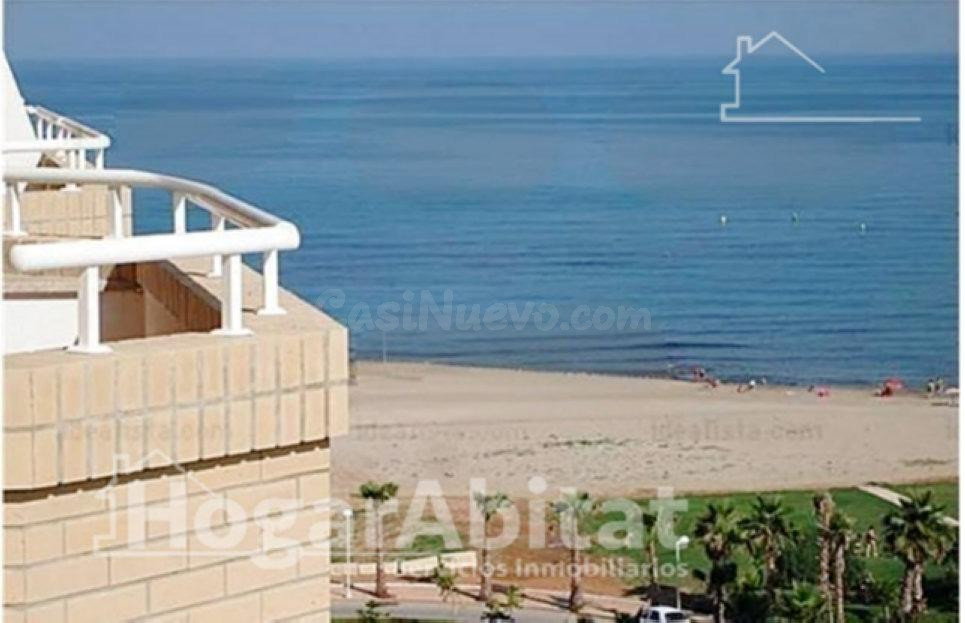 ¡1ª LINEA DE LA PLAYA! CON TERRAZA, GARAJE Y PISCINA CON VIS