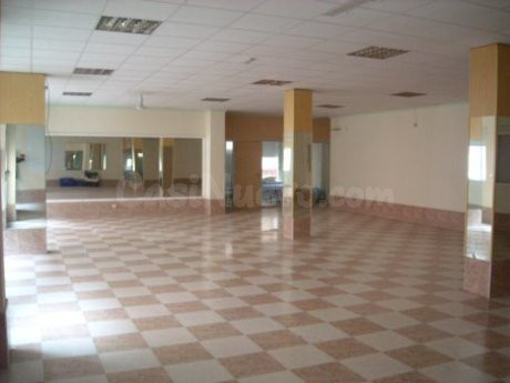 Local comercial 353m² en venta - Caravaca