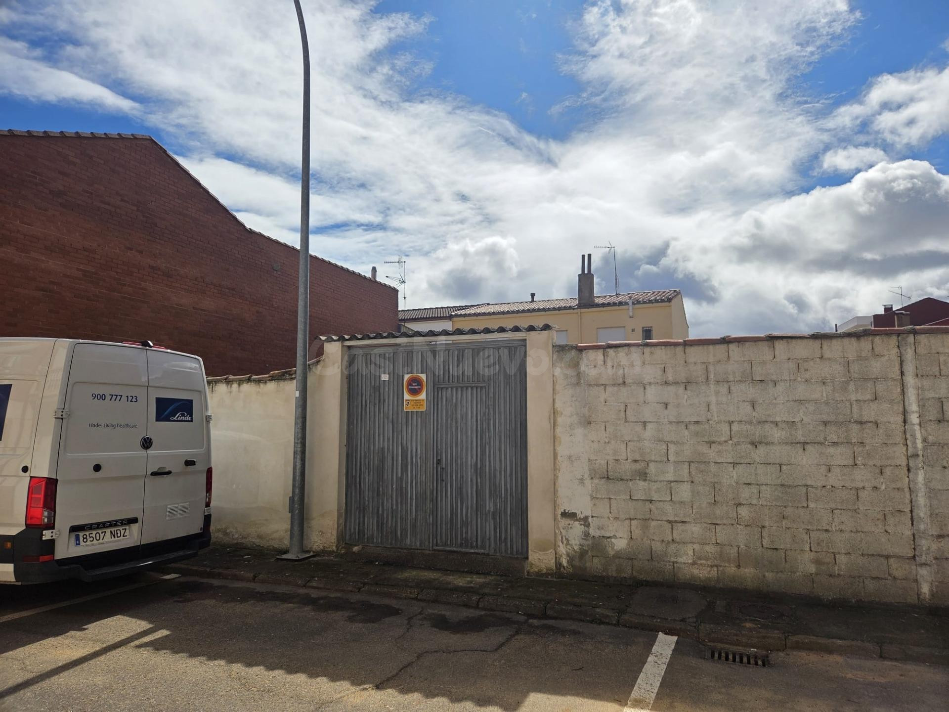 SE VENDE SOLAR EN VALENCIA DE DON JUAN, 149 M2, AGUA. - foto 2