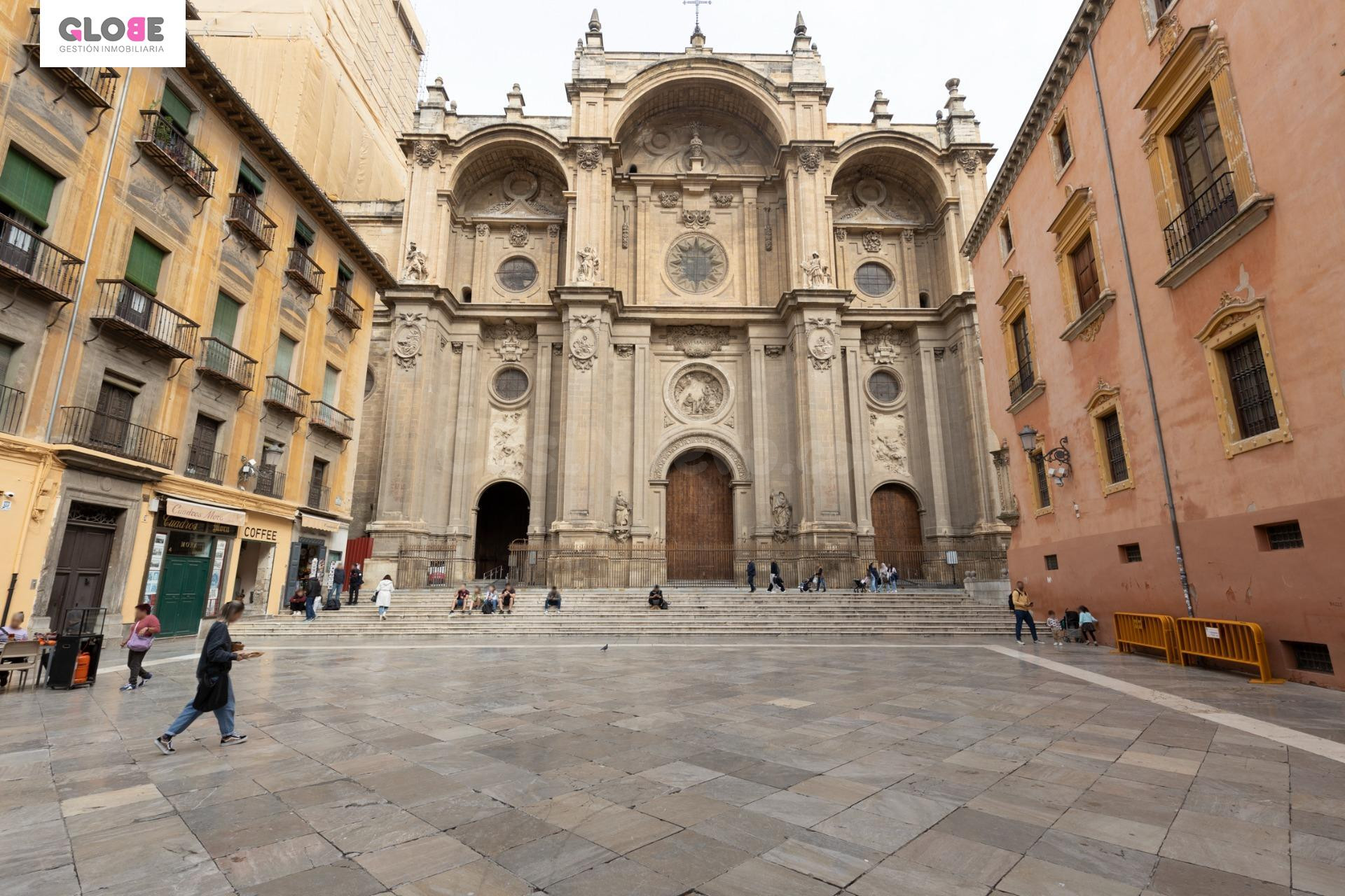 ¡Oportunidad única en el corazón de Granada! - foto 2