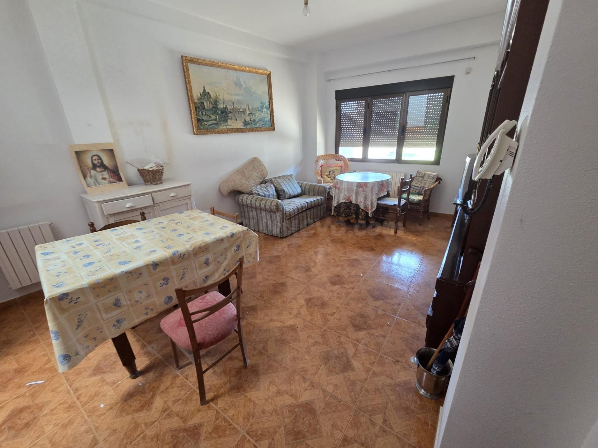 SE VENDE CASA EN VALDERAS, 2 PLANTAS, COCINA, SALÓN, 3 HAB., - foto 4