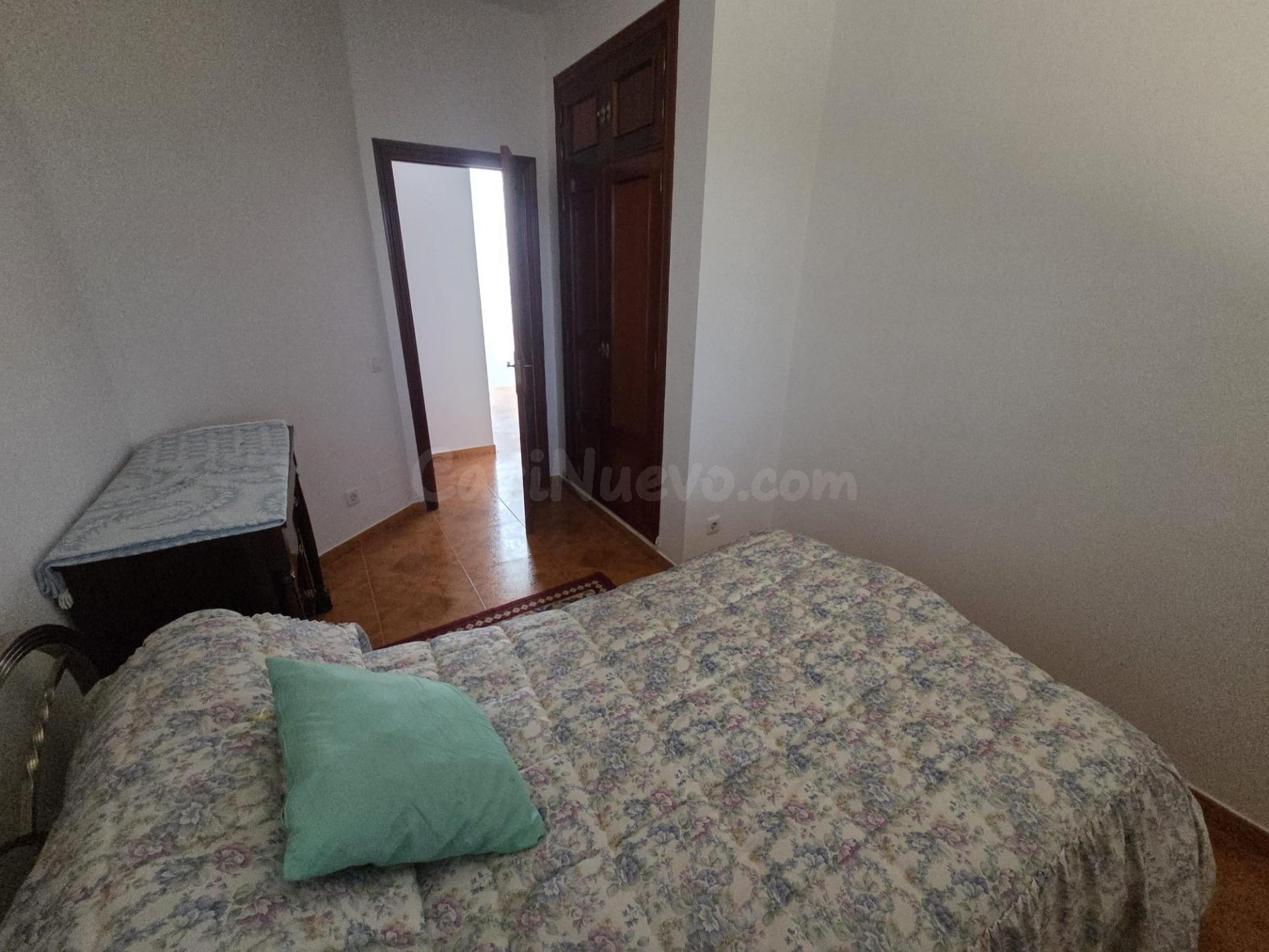 SE VENDE CASA EN VALDERAS, 2 PLANTAS, COCINA, SALÓN, 3 HAB., - foto 5