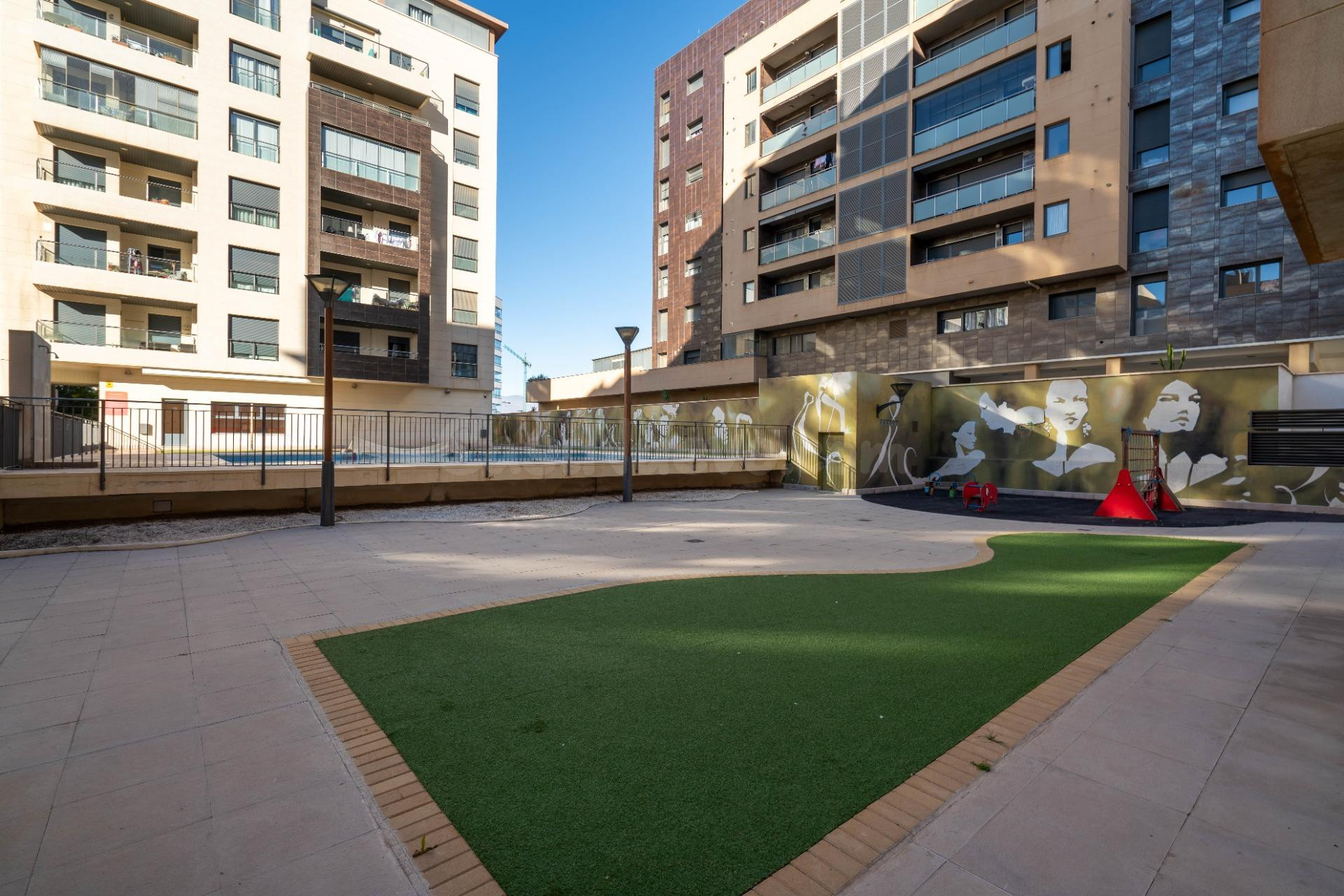 PISO DE 3 DORMITORIOS Y 2 BAÑOS CON PLAZA DE GARAJE Y TRASTE