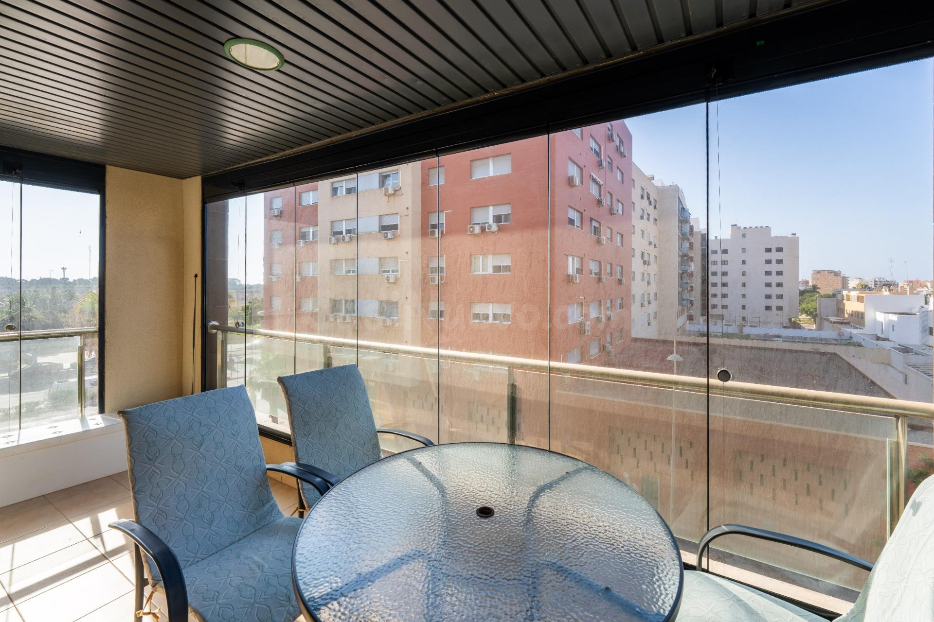 PISO DE 3 DORMITORIOS Y 2 BAÑOS CON PLAZA DE GARAJE Y TRASTE - foto 3