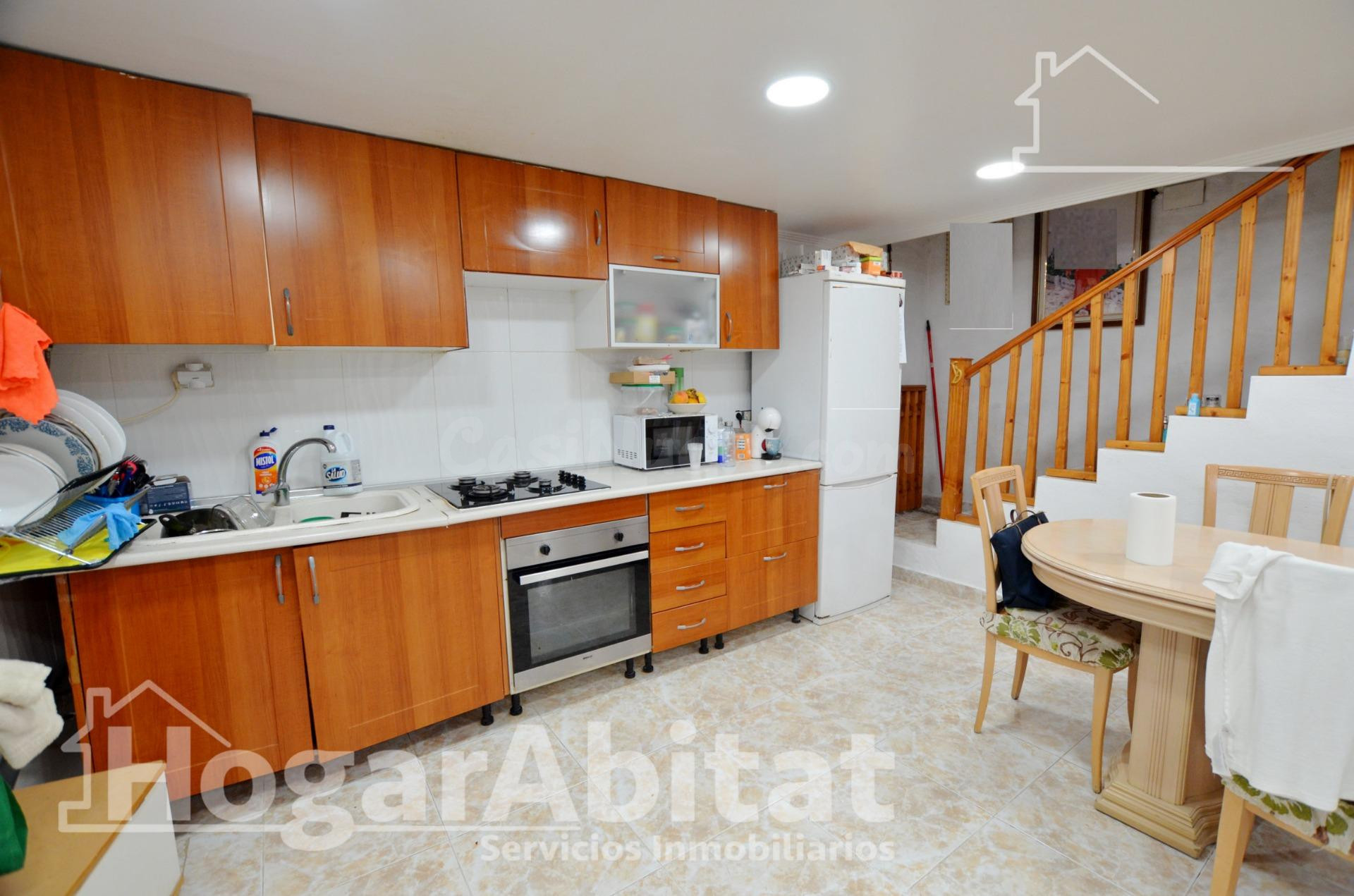 ¡OPORTUNIDADA! CASA CON DOS VIVIENDAS Y TERRAZA - foto 3