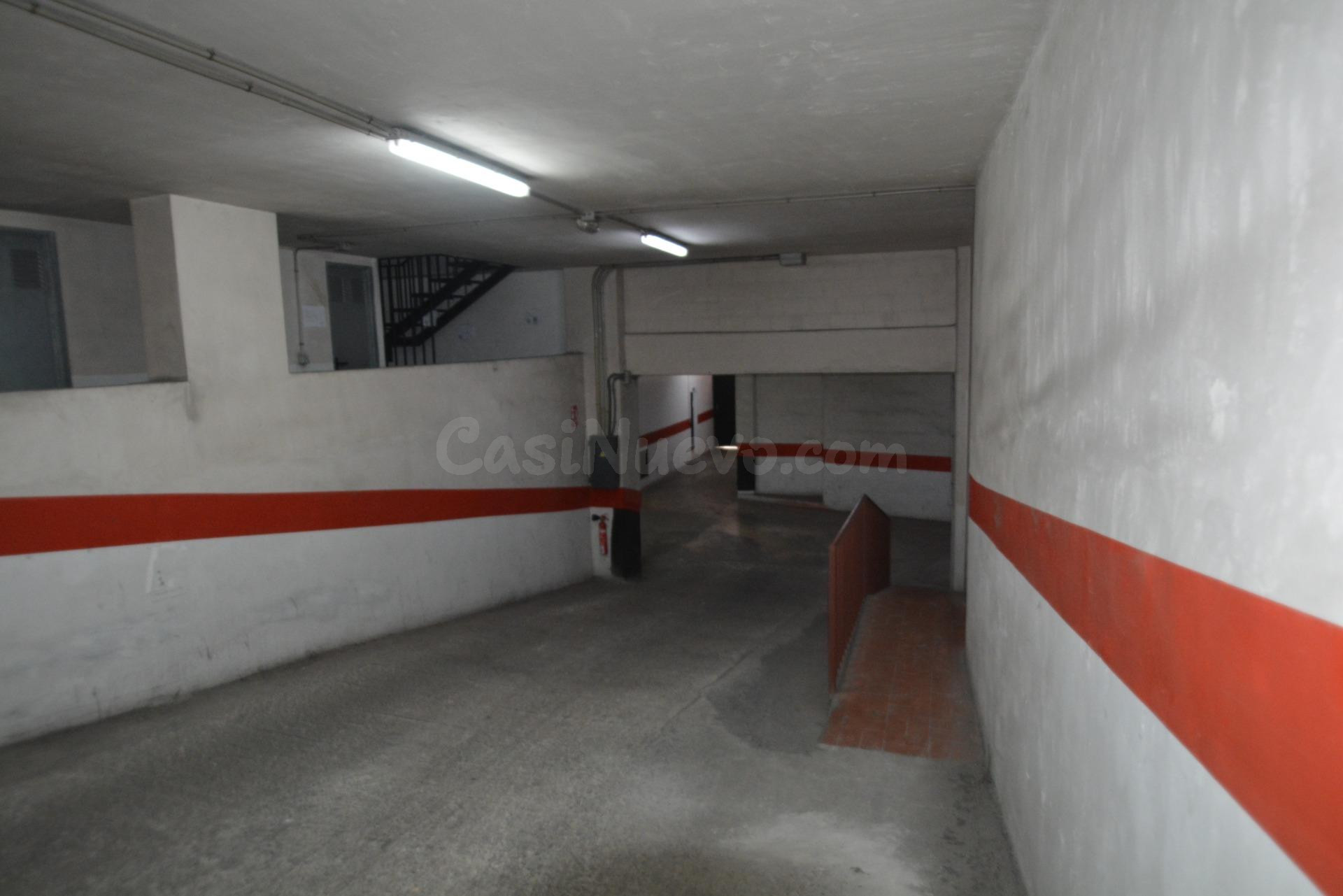 ¡Novedad! Plaza de garaje y trastero en Orihuela, zona Avda. - foto 4