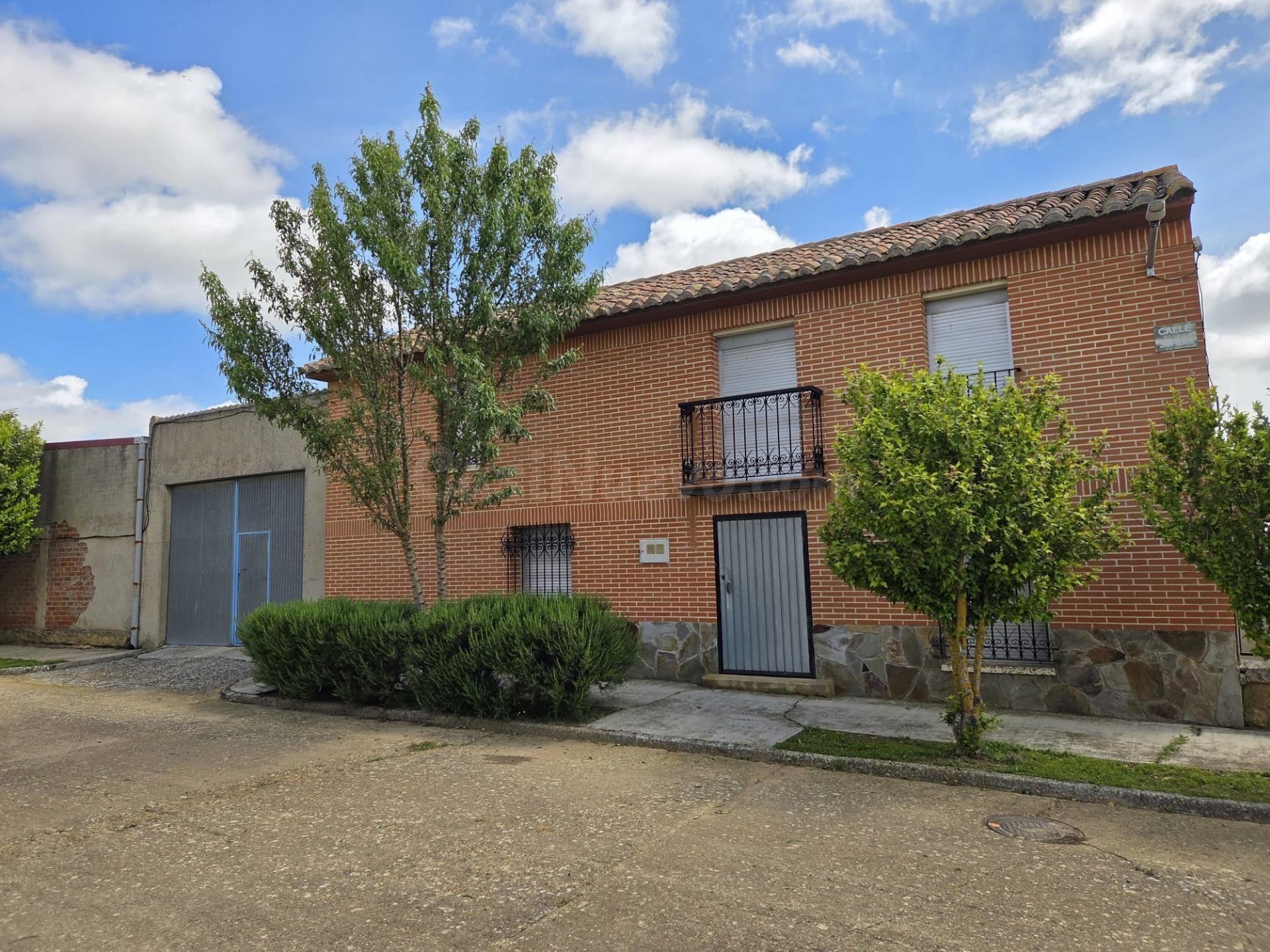 SE VENDE CASA EN VILALBA DE LA LOMA, DOS PLANTAS, COCINA, SA - foto 2