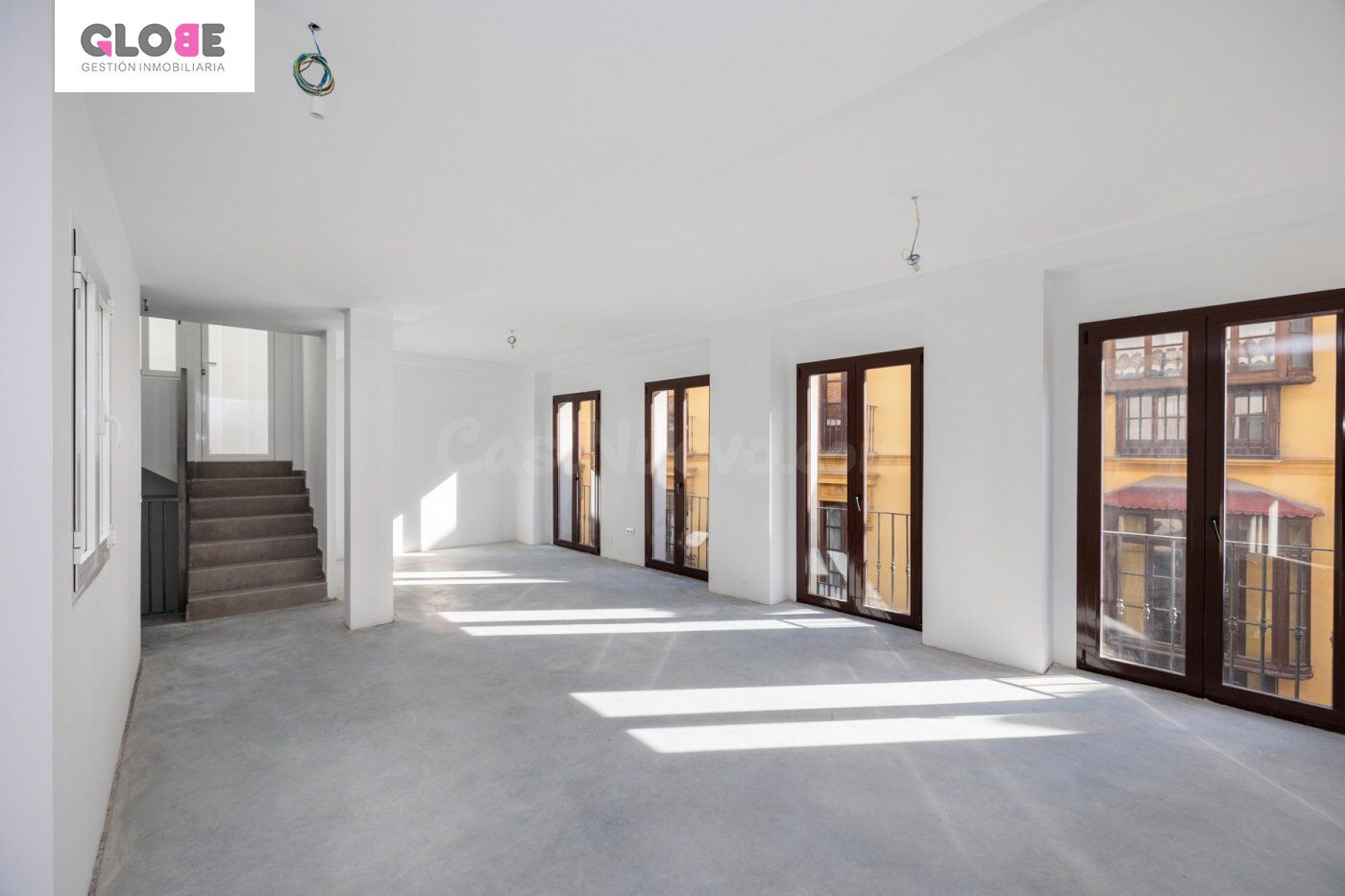 VENTA DE EDIFICIO SINGULAR EN RENTABILIDAD, ESQUINA SAN MATI