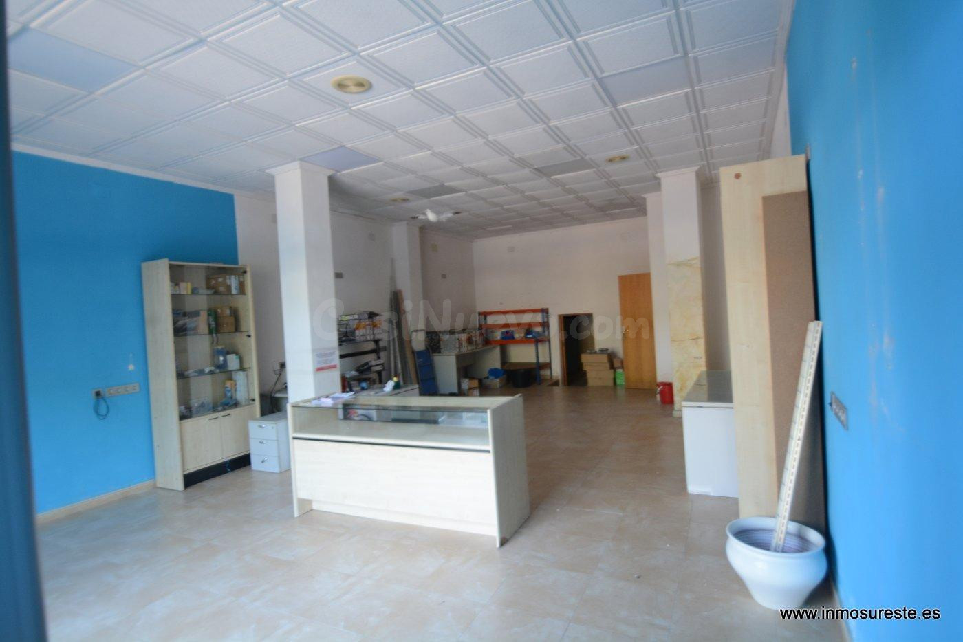 Local comercial a la venta en Orihuela, frente a la Plaza de - foto 4