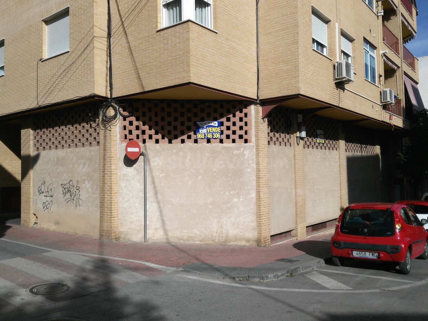 Local comercial 313m² en alquiler - Barrio la caverina