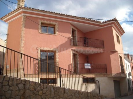 Casa 4 habitaciones 200m² en venta - Valentín
