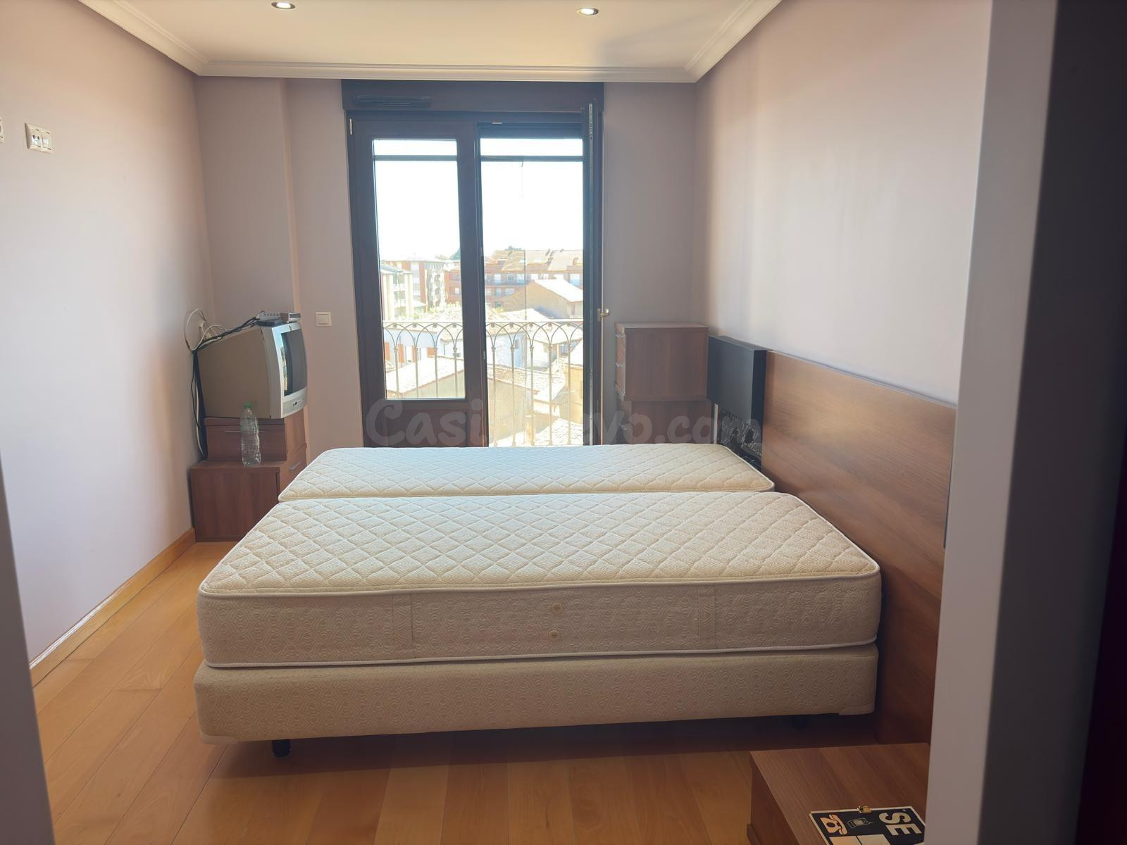 SE VENDE APARTAMENTO SEMINUEVO, 86 M2, COCINA AMUEBLADA, 2 H - foto 3