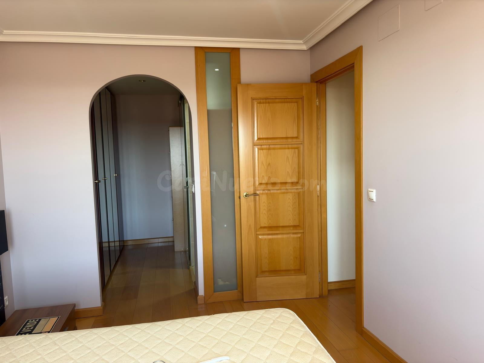 SE VENDE APARTAMENTO SEMINUEVO, 86 M2, COCINA AMUEBLADA, 2 H - foto 4