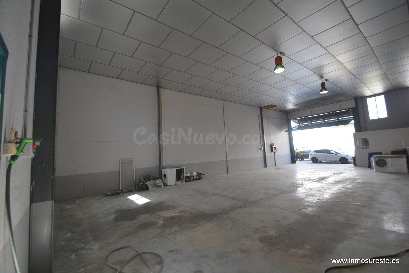 Venta de nave industrial en Polígono Puente Alto, con 240 m2 - foto 2