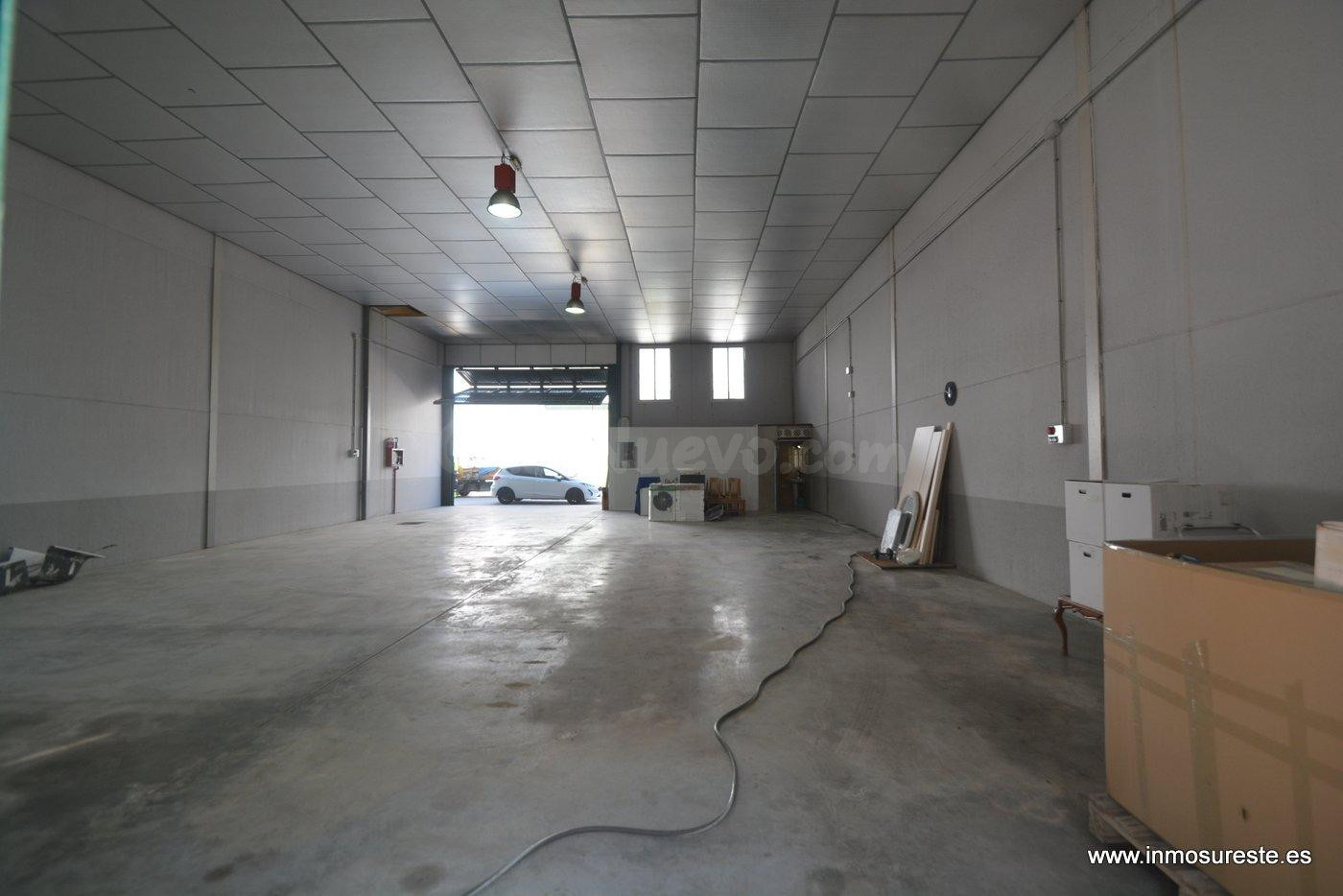 Venta de nave industrial en Polígono Puente Alto, con 240 m2 - foto 3