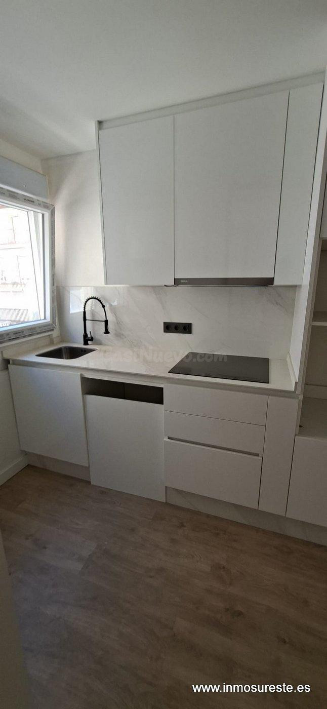 ¡Bajada de precio! Piso totalmente reformado a estrenar en e - foto 3