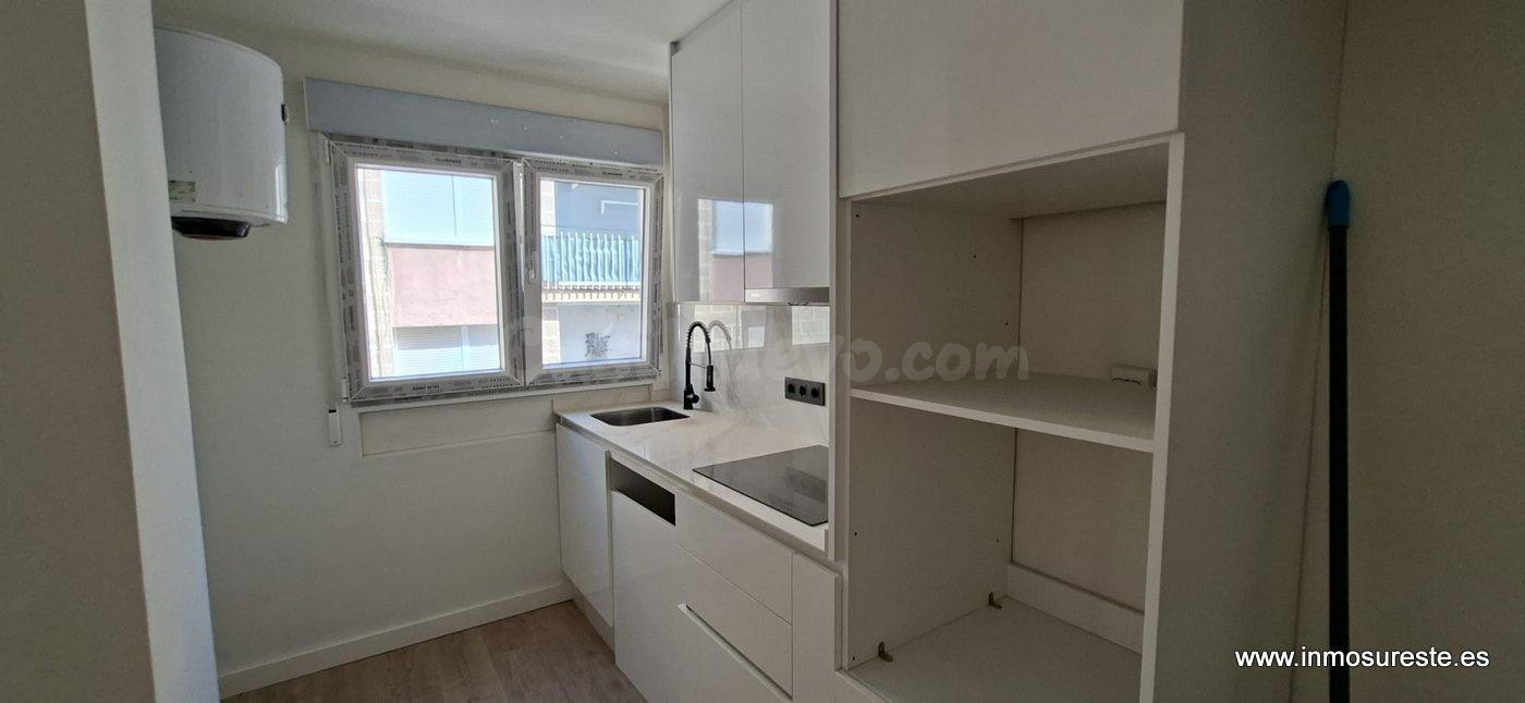 ¡Bajada de precio! Piso totalmente reformado a estrenar en e - foto 5