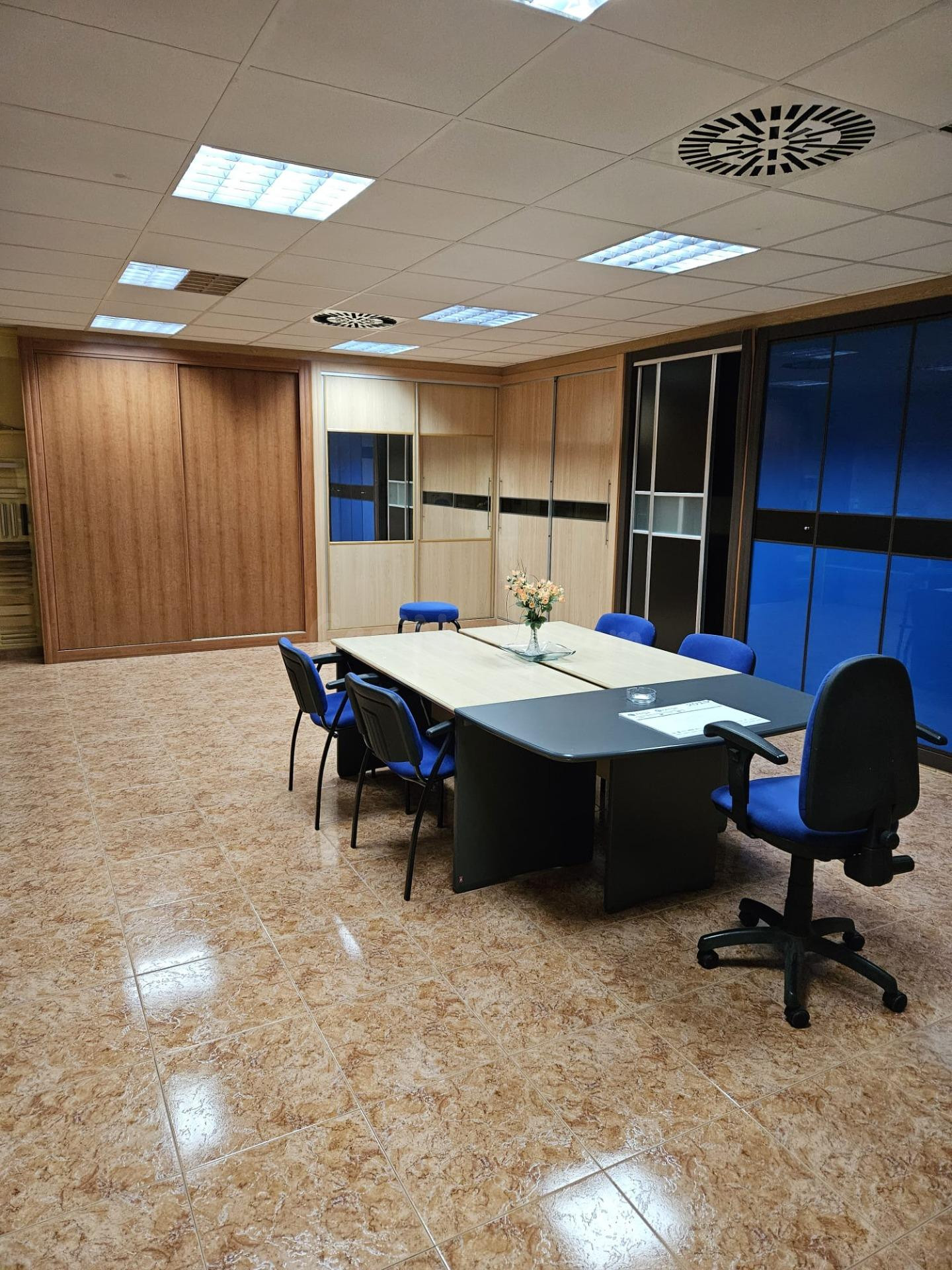 NAVE ALQUILER, CON OPCIÓN A OFICINAS